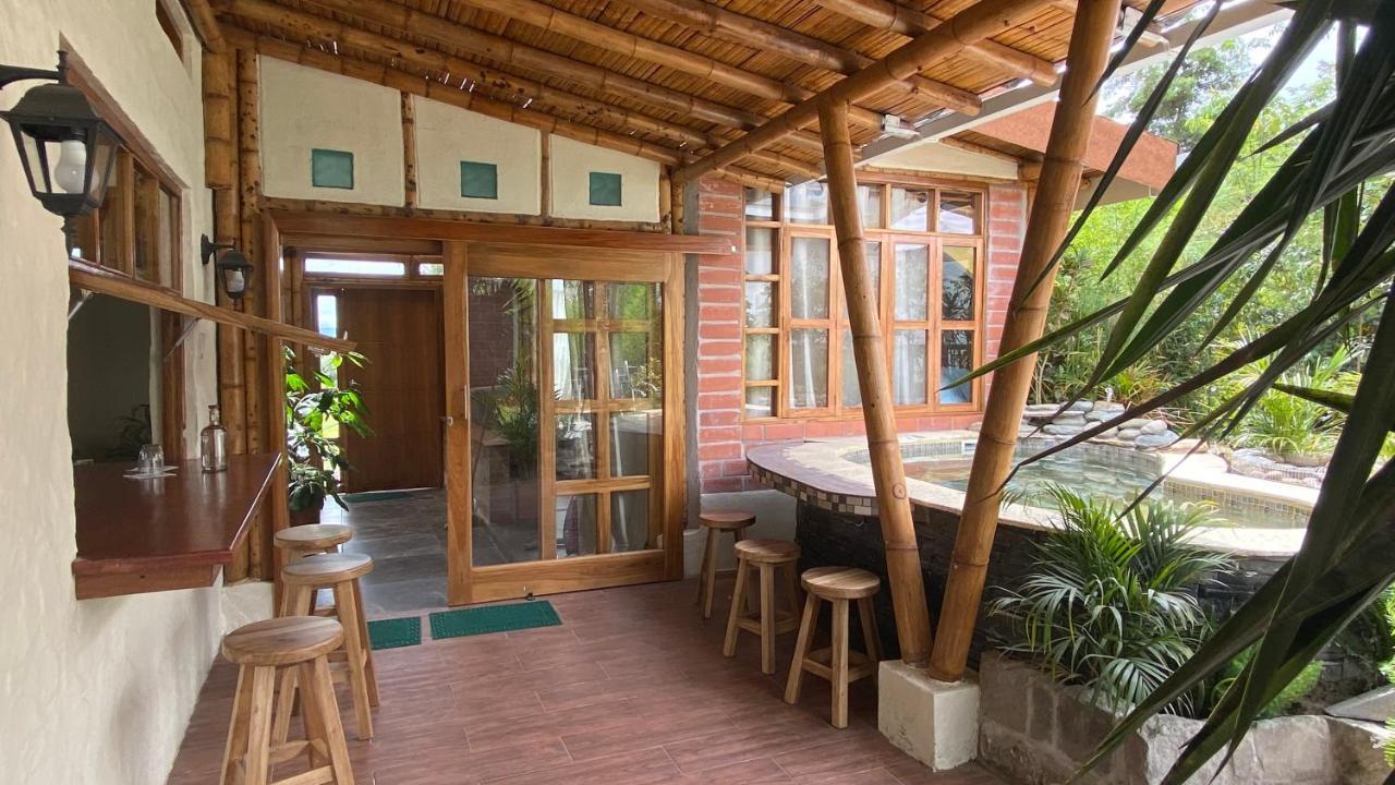 Hosteria Colibri Aeropuerto Hostel Tababela Exterior photo